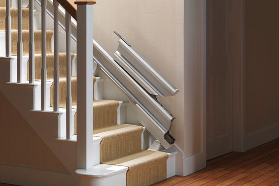 Pista retrátil facilita a instalação da cadeira elevatória Pista retrátil facilita a instalação da cadeira elevatória