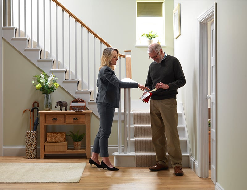 Treppenlift Kosten Zwei Erwachseni lueged de Priis vo nem Treppenlift aa