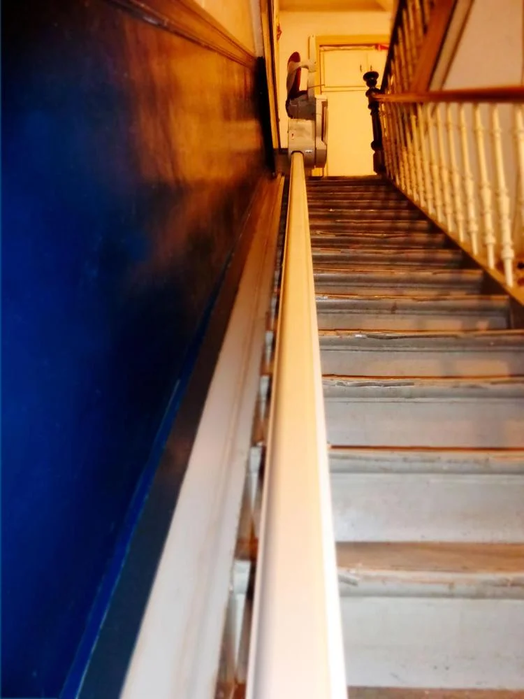 Stannah op een lange rechte trap